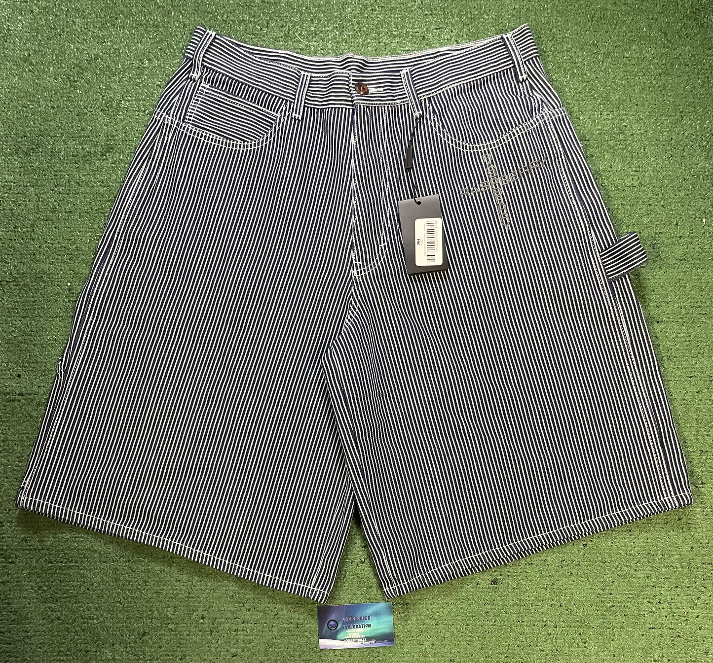 GV Gallery state prop Raspberry hills denim shorts