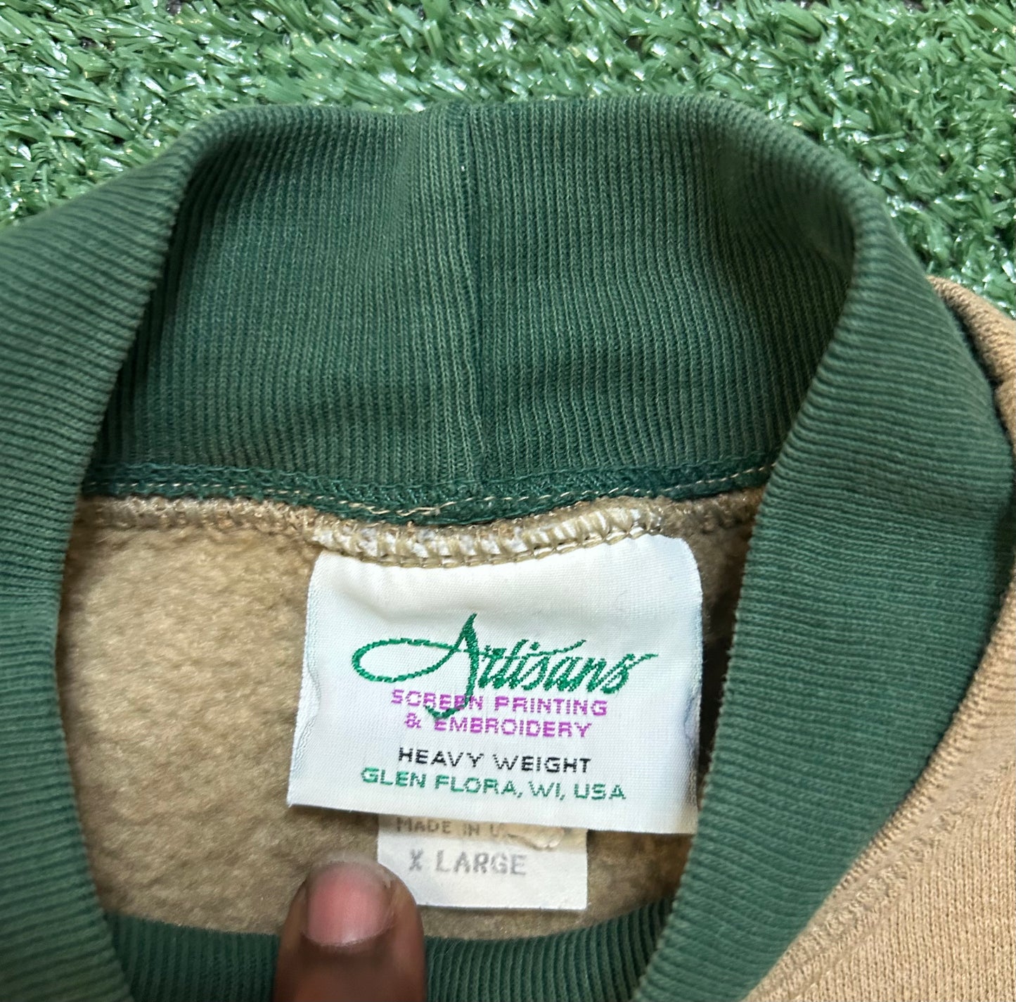 Vintage 1990s Eagle embroidered nature crewneck