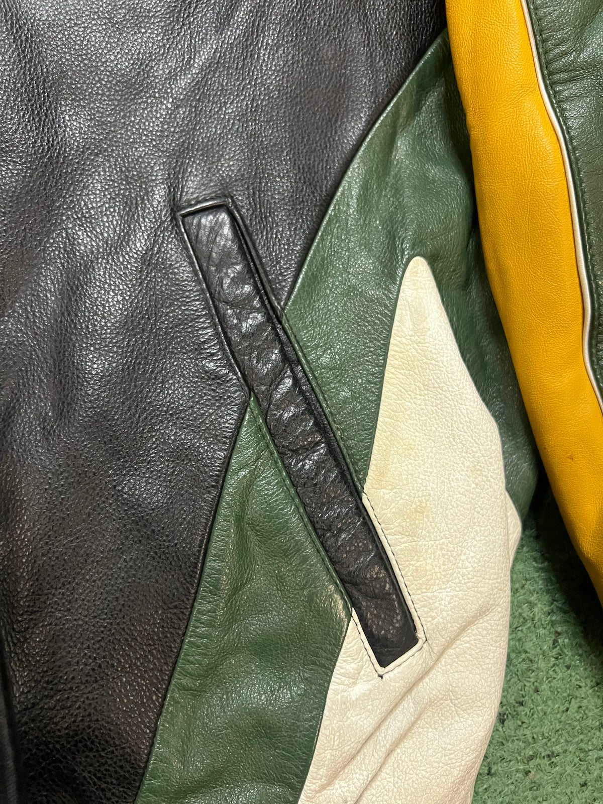Vintage 1990s Seattle Sonics Wilson leather jacket