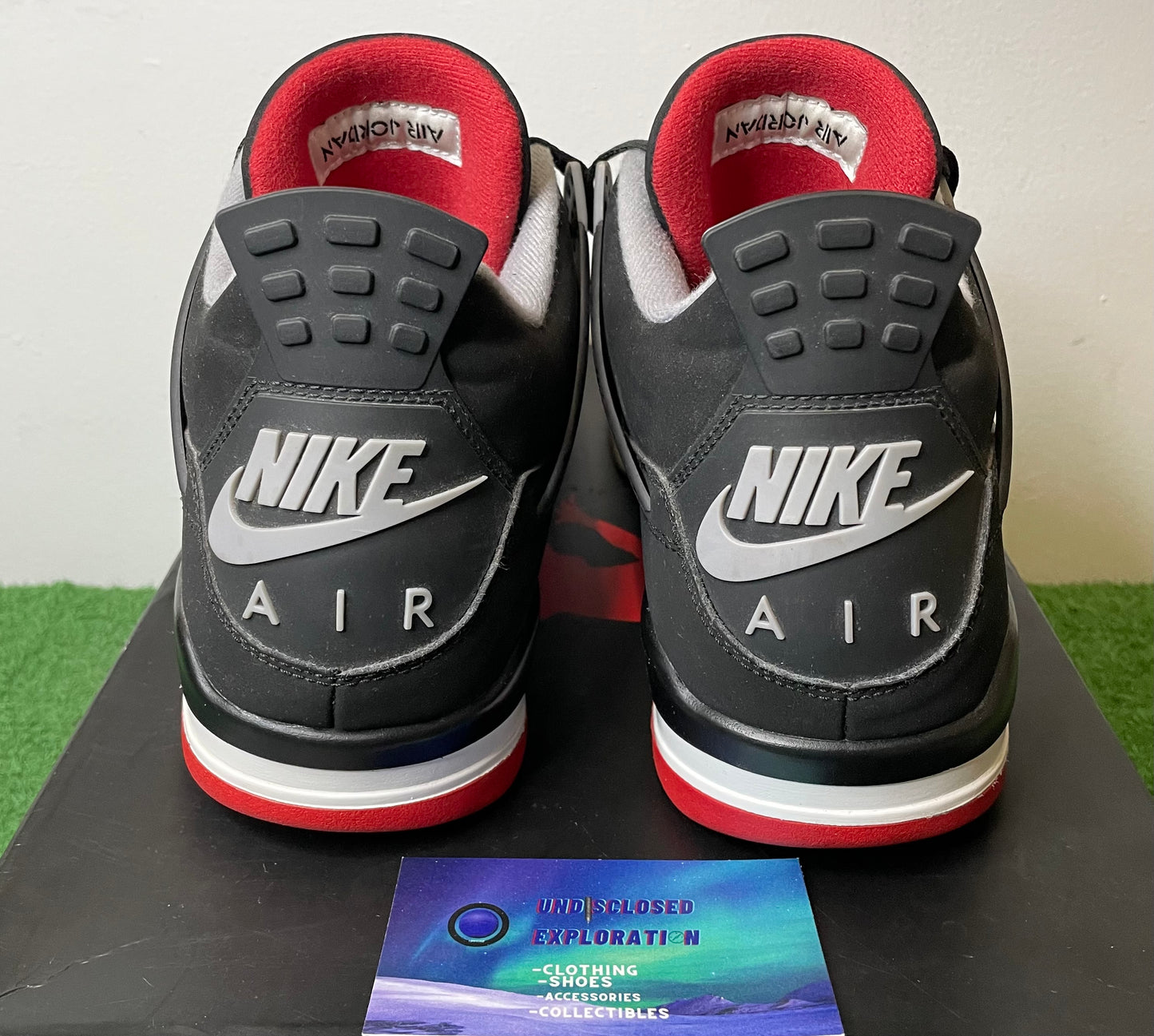 Jordan 4 Bred 2019 size 11men/12.5women
