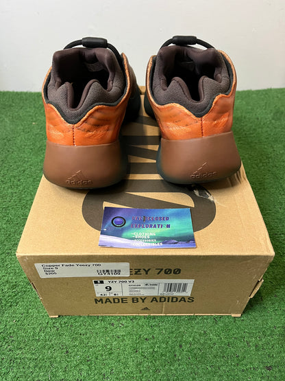 Yeezy 700 v3 copper fade size 9men/10.5women