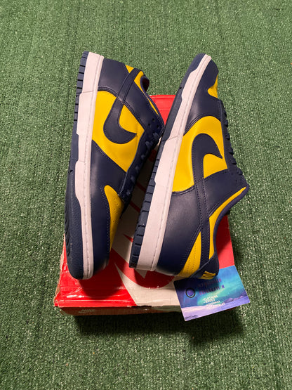 Nike dunk low Michigan size 15men/16.5women