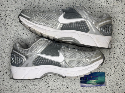 Nike Vomero 5 Wolf Grey 10men/11.5women “Preowned”