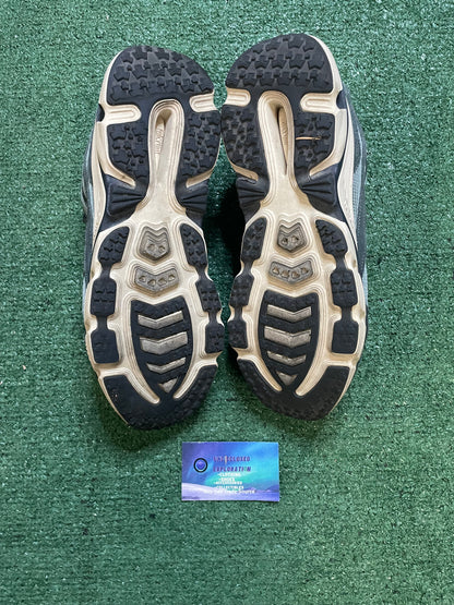 Karhu super fulcrum sage/sierra size 10.5men/12women