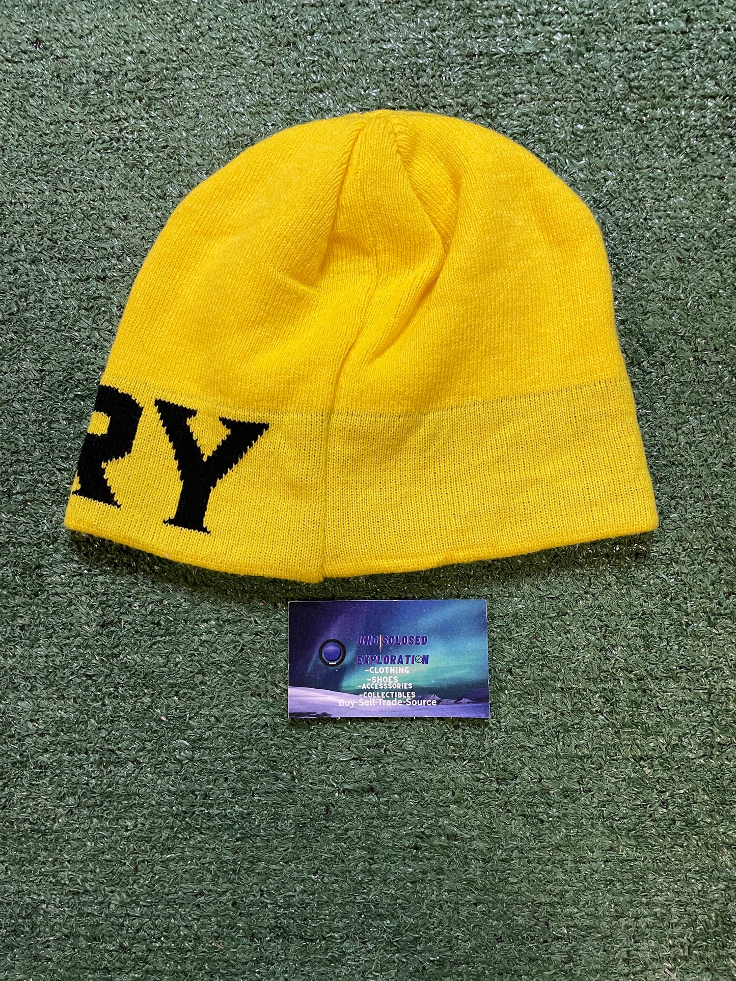 Gv Gallery yellow Raspberry beanie