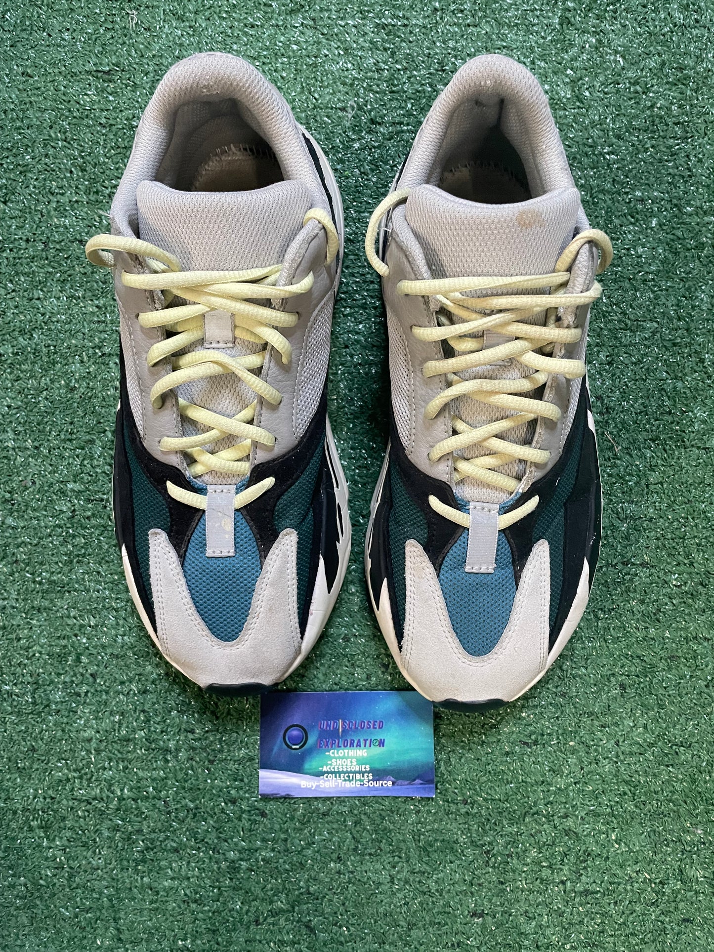 Adidas Yeezy wave runner 700 size 10men/11.5women