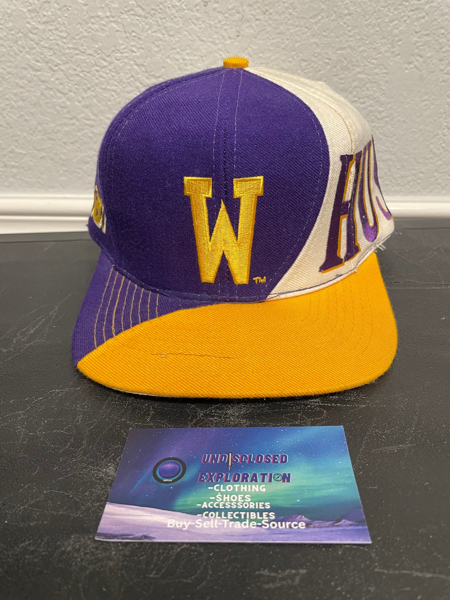 Vintage 1990s UW Washington Huskies Top Of The World Wave  Hat