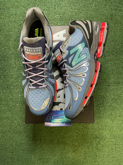 New Balance 1890 action Bronson  Cyborg tears size 12men/13.5women