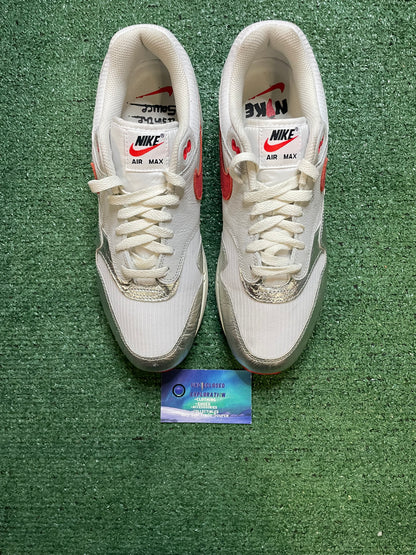 Nike Air Max 1 premium hot sauce size 10men/11.5women