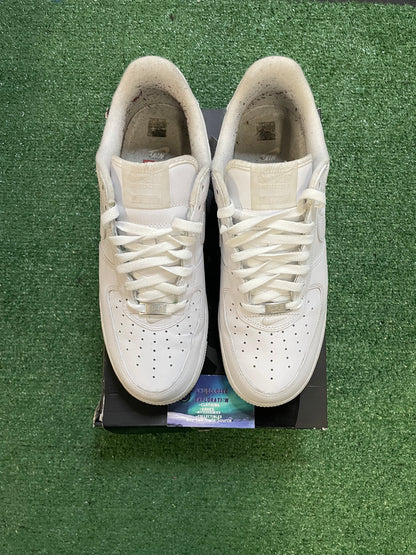 Nike Air Force 1 Low SP supreme white size 11men/12.5women