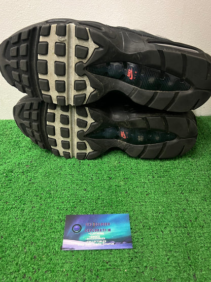 Air max 95 smoke grey size 11.5men/13women
