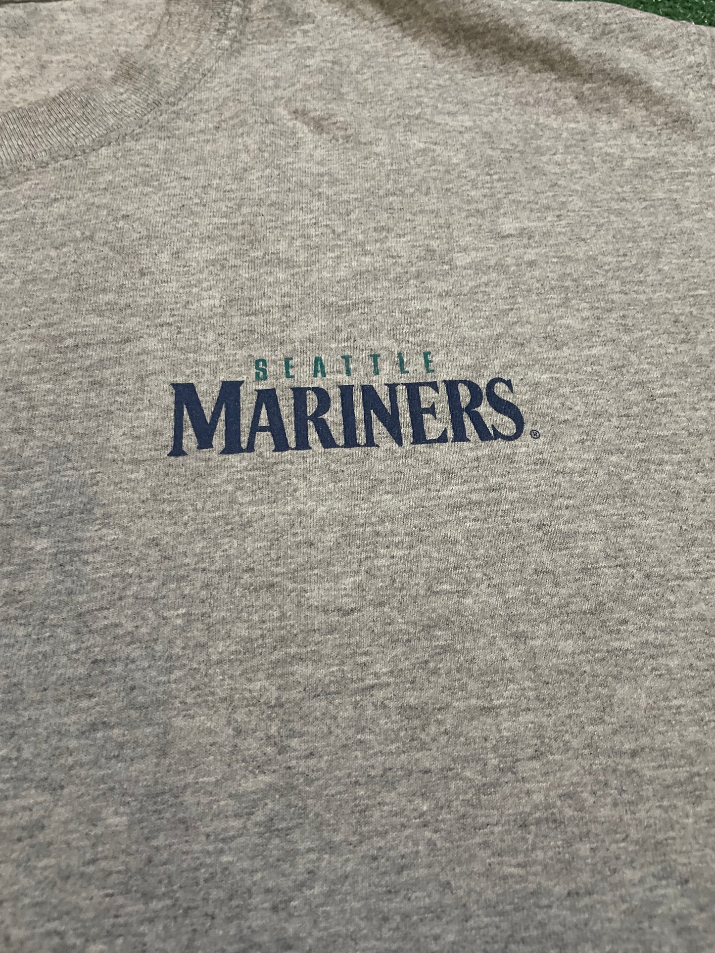 Vintage 2000s Seattle Mariners grey logo tee