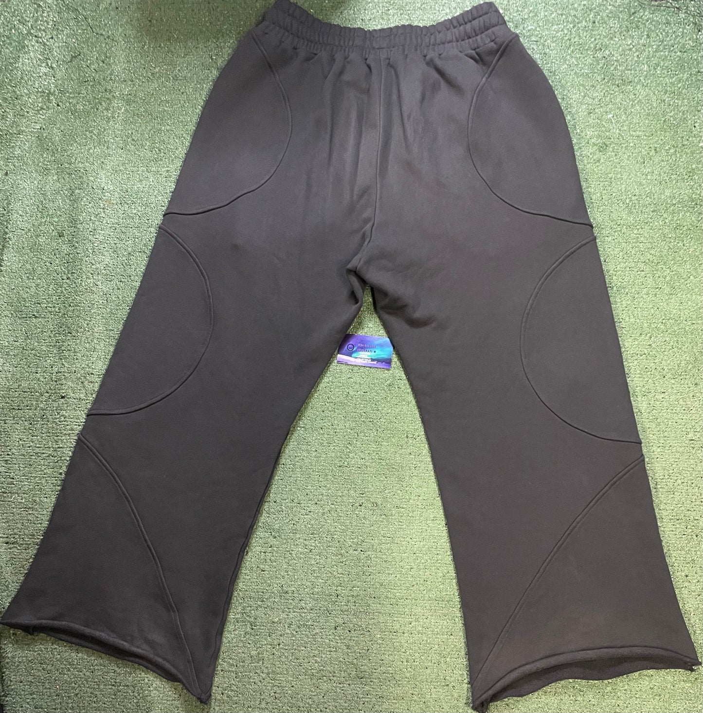 TMLSSFRVR black swirly sweatpants