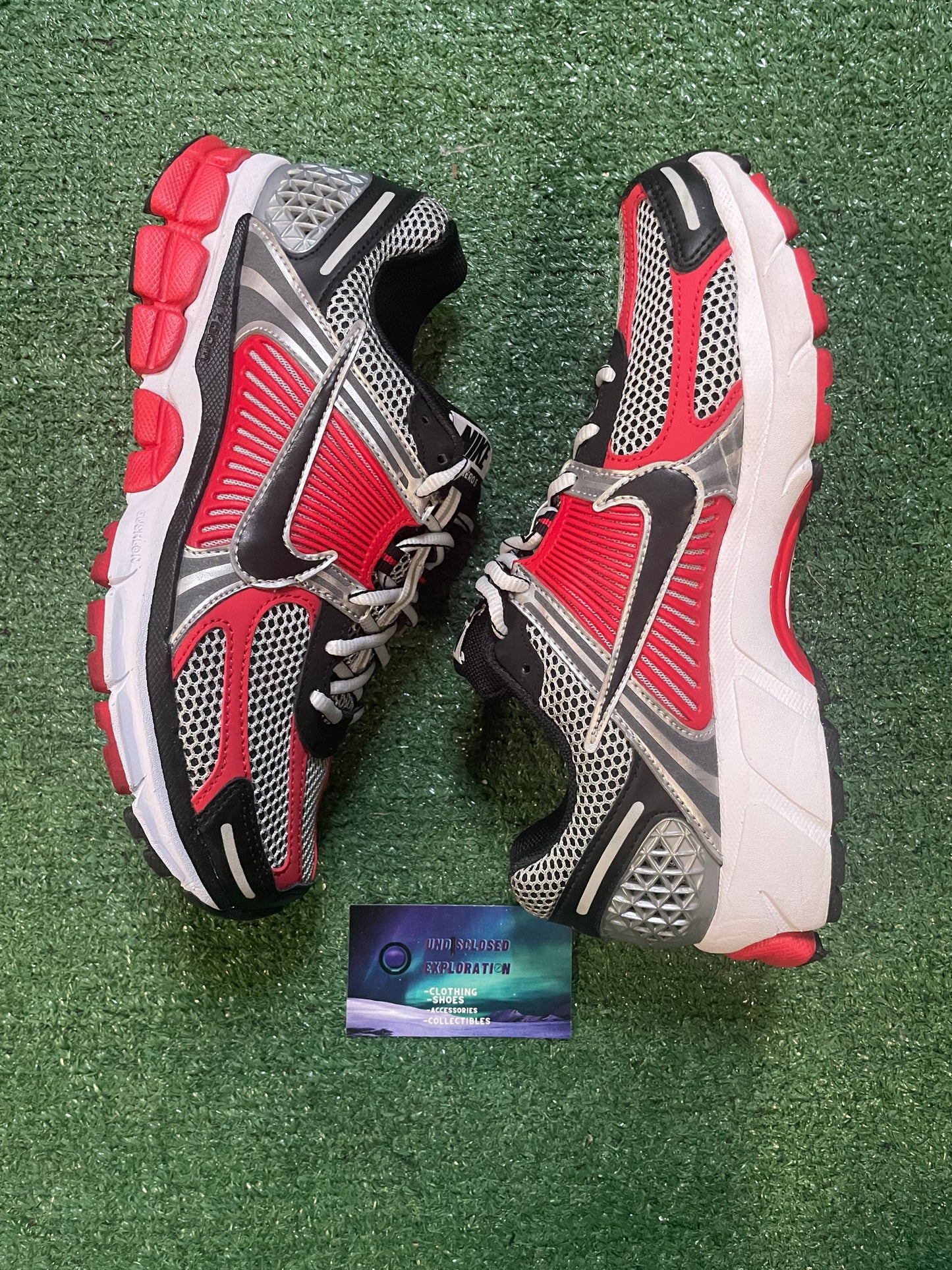 Nike Vomero 5 metallic silver university red size 7.5men/9women