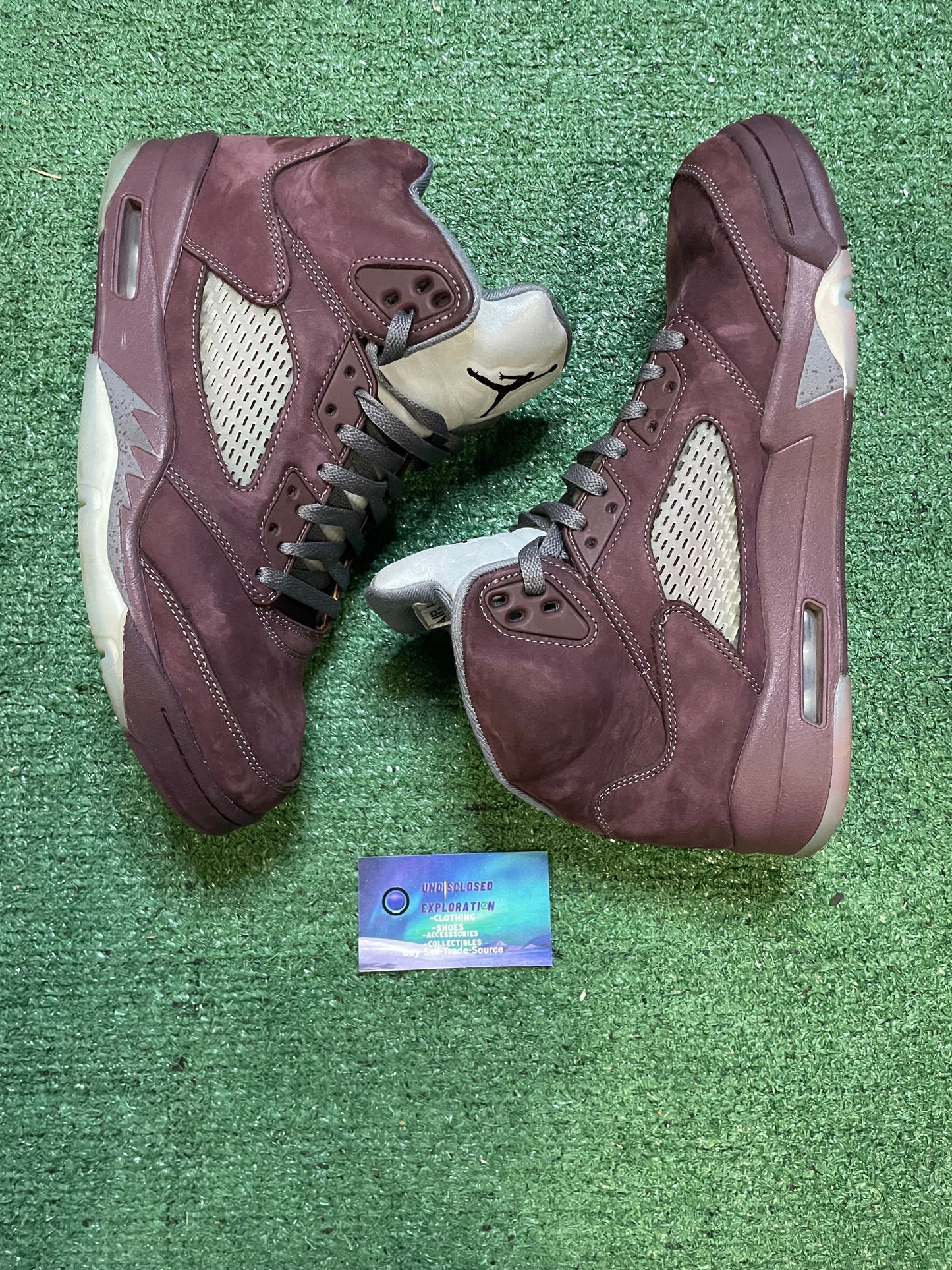 Air Jordan 5 burgundy size 11men/12.5women