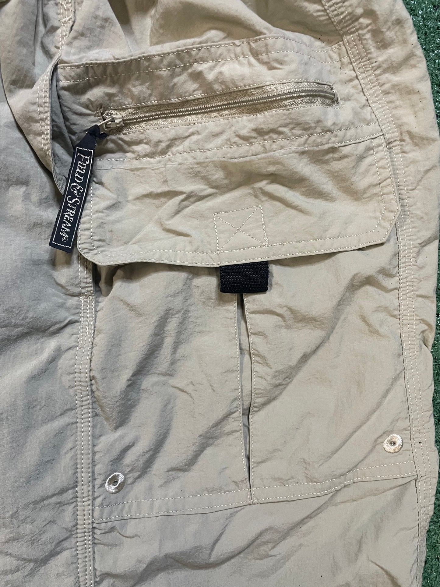 Field & Stream beige cargo shorts