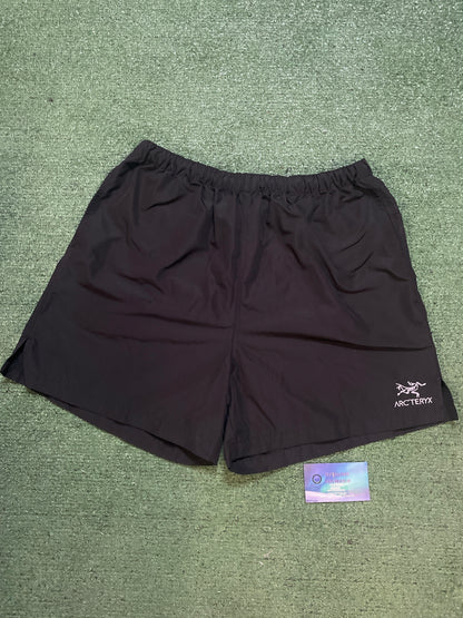 Arcteryx black norvan shorts