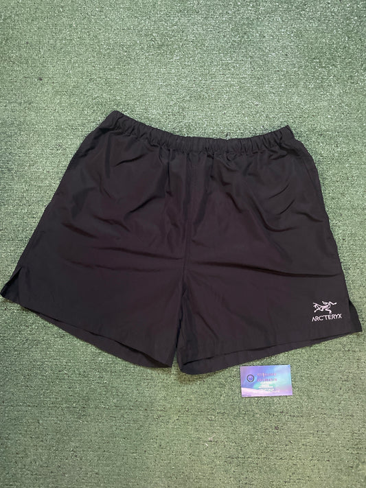 Arcteryx black norvan shorts