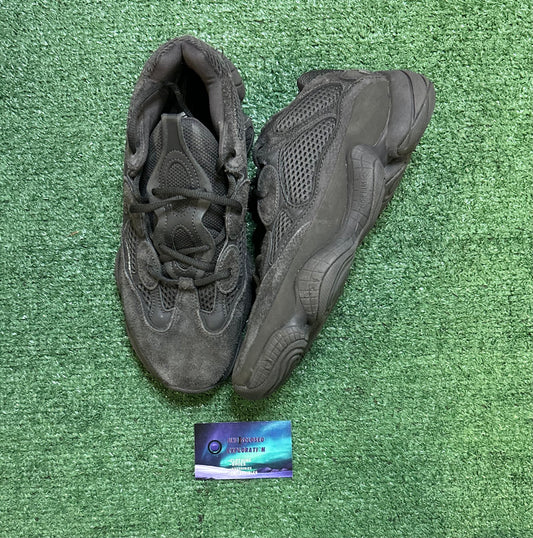 Yeezy 500 Utility black size 9.5men/11women
