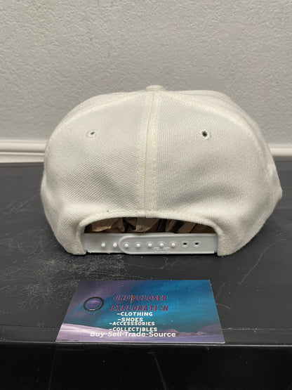 vintage 1990s Dv8 white hat