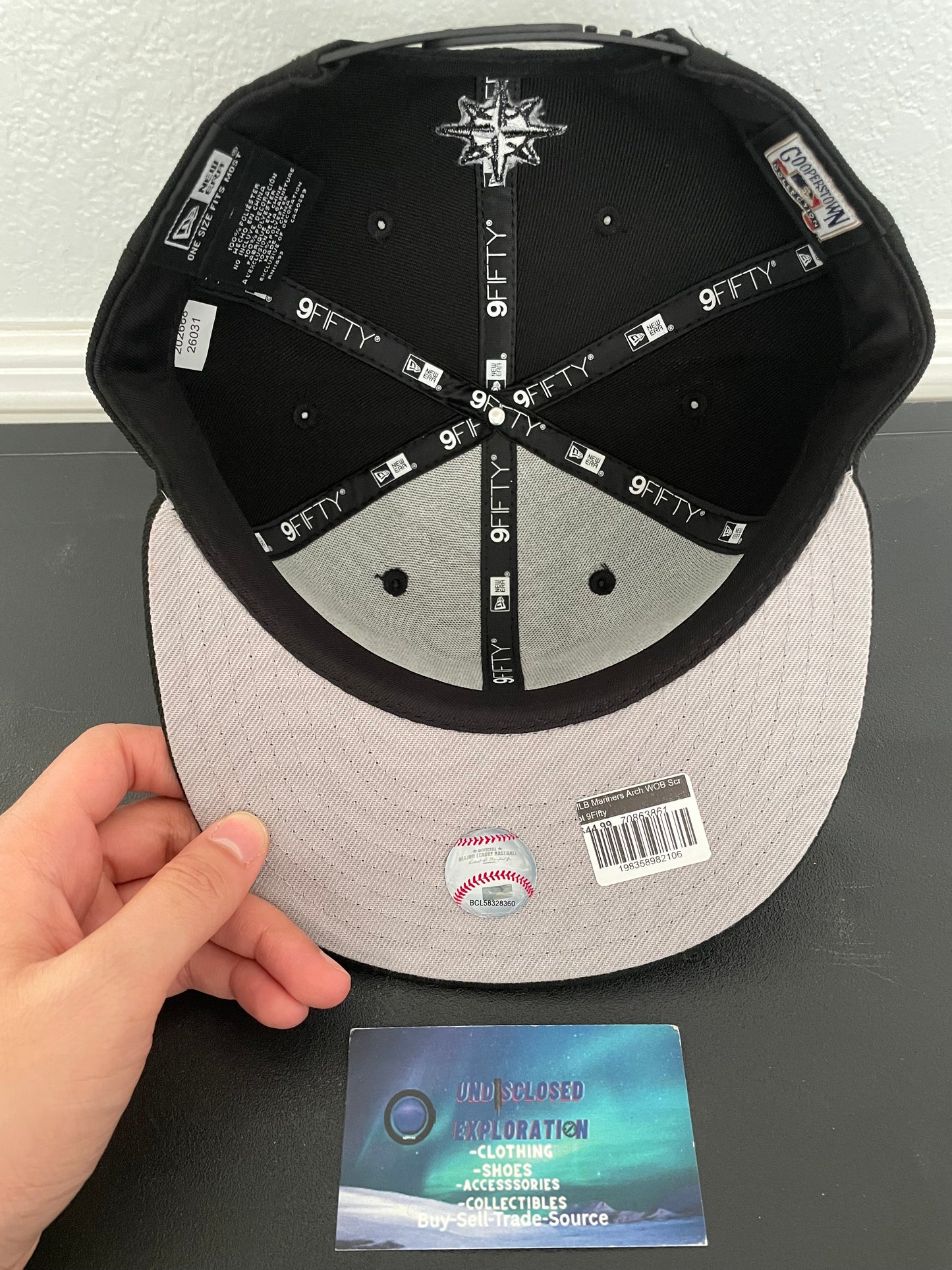 Seattle Mariners Black White Outline hat