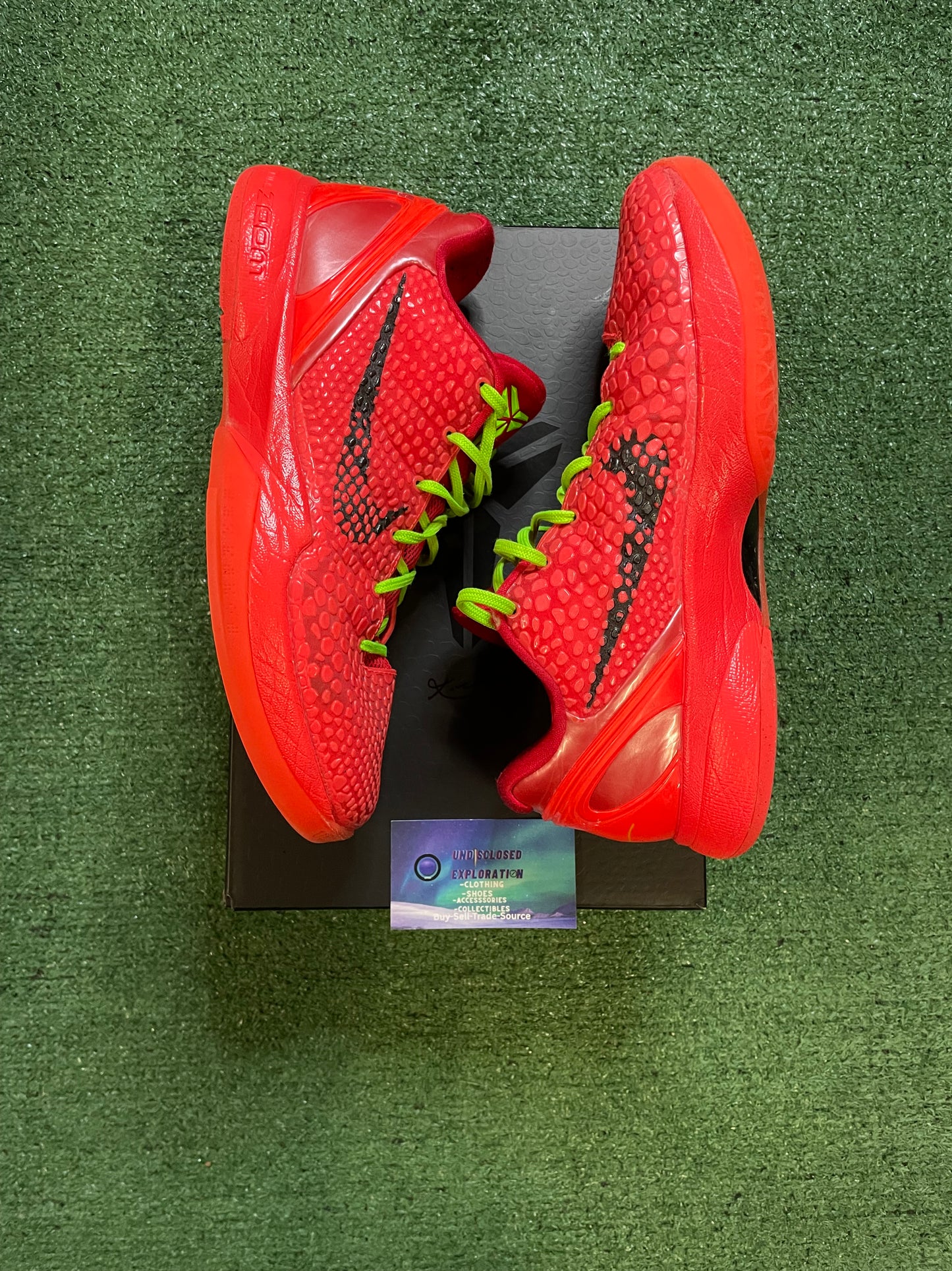 Kobe VI 6 reverse grinches size 10men/11.5women