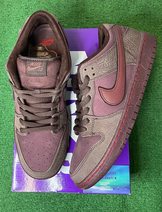 Nike sb dunk low city of love burgundy