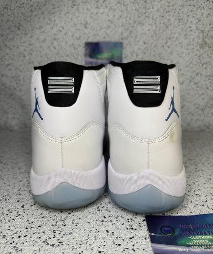 Jordan 11 Legend Blue 10.5 Men/12 Women “Preowned”
