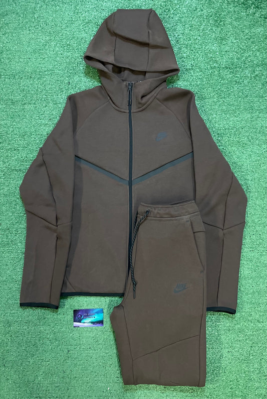 Nike Tech baroque brown sweatsuit