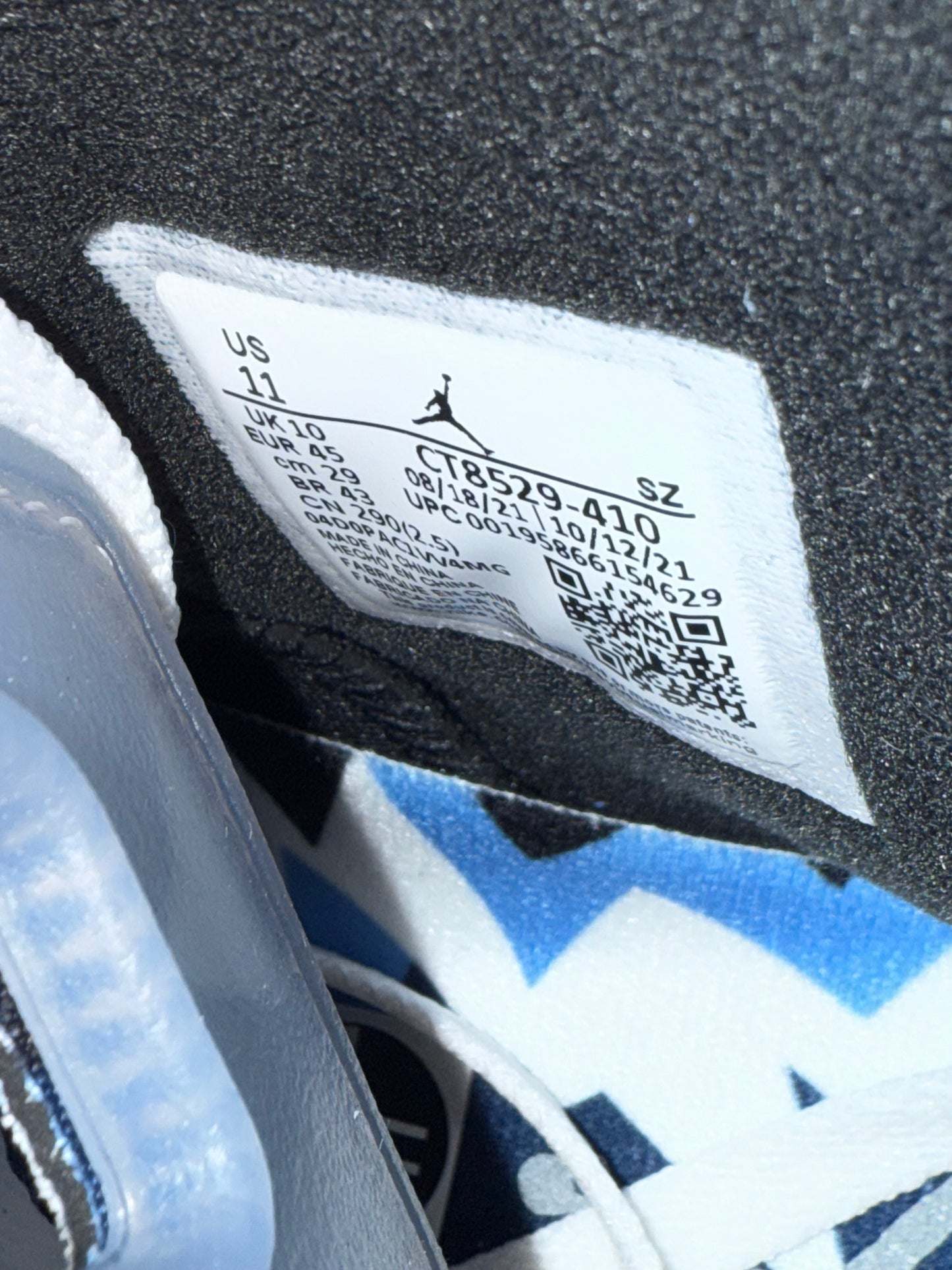 Jordan 6 UNC