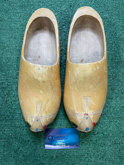 vintage hand-painted wooden clogs size 8men/9.5women
