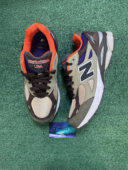 New Balance 990v3 teddy santis khaki orange size 10men/11.5women