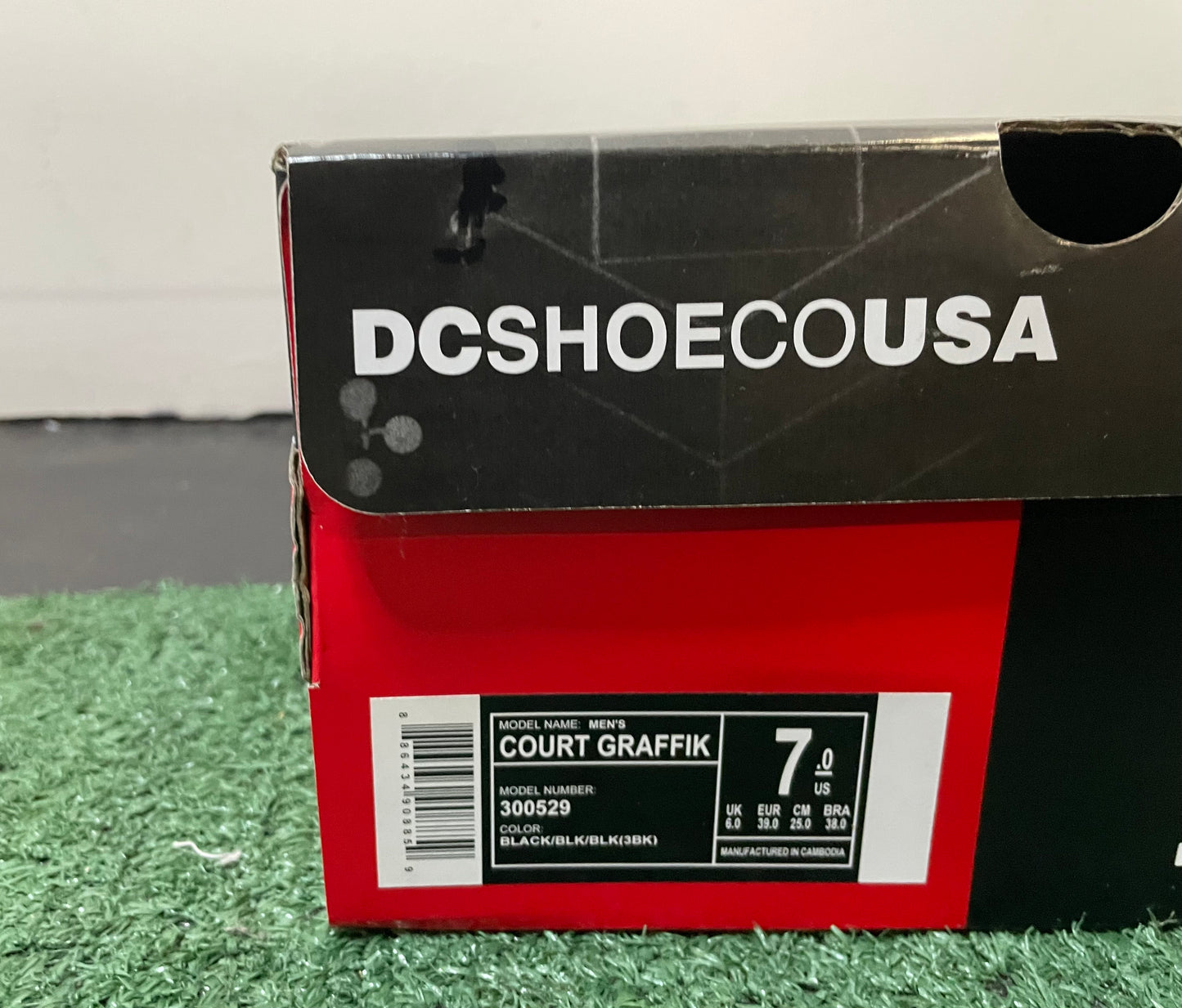 DC COURT GRAFFIK black