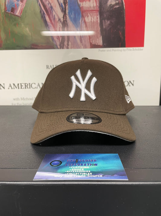 New York Yankees brown hat