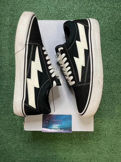 Revenge Storm black & white size 8men/9.5women