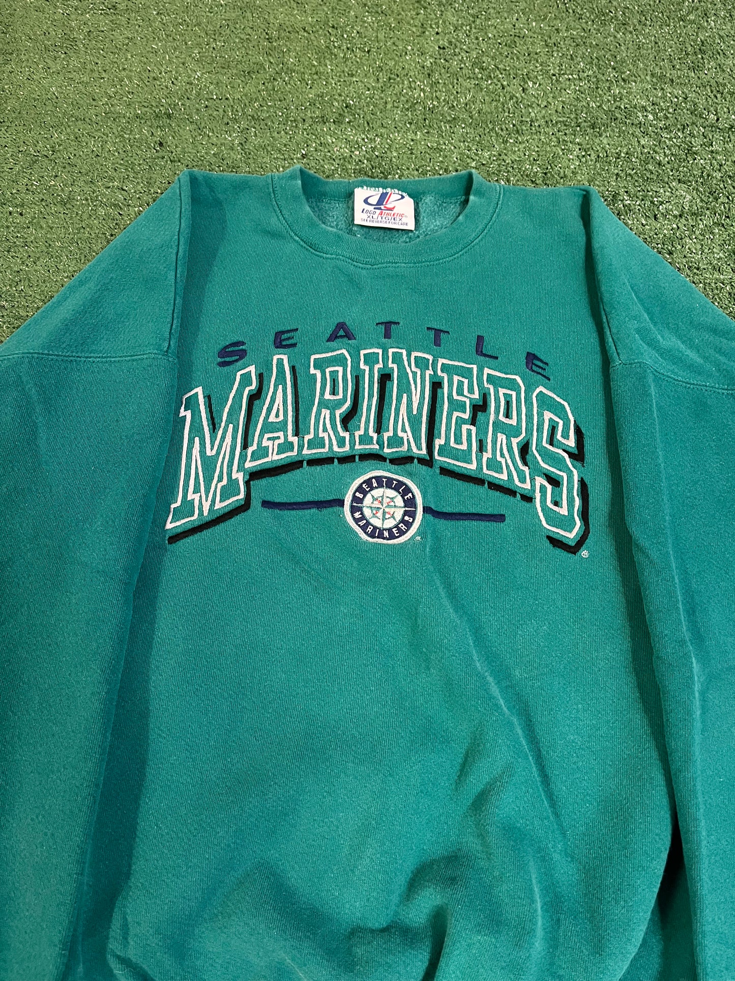 Vintage 1990s seattle mariners embroidered crewneck