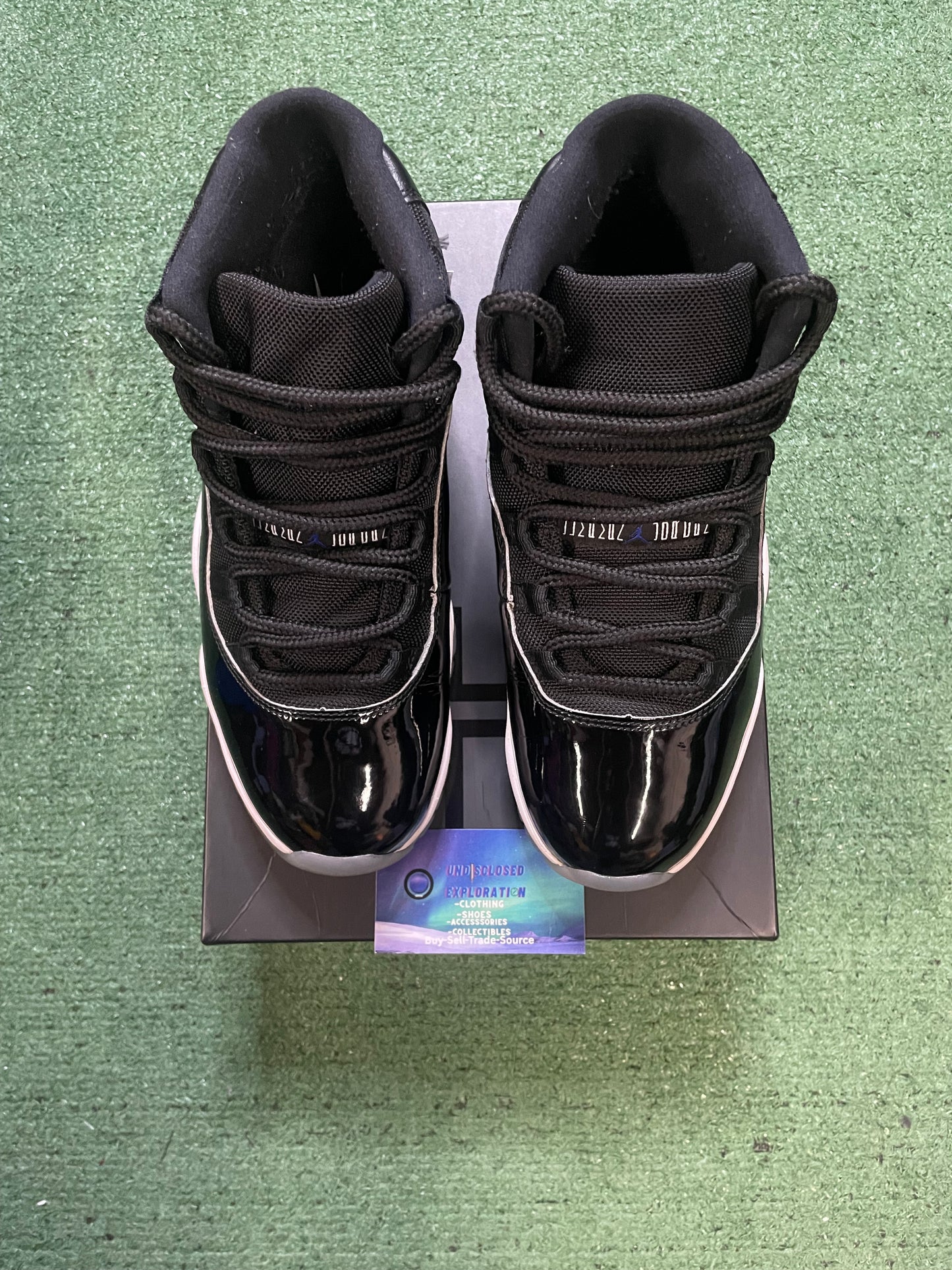 Air Jordan 11 space jam size 8.5men/10women
