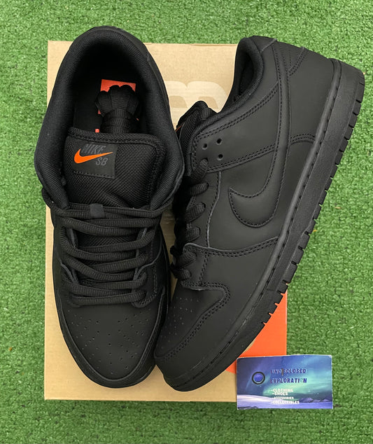 Nike Dunk Sb Low Triple Black