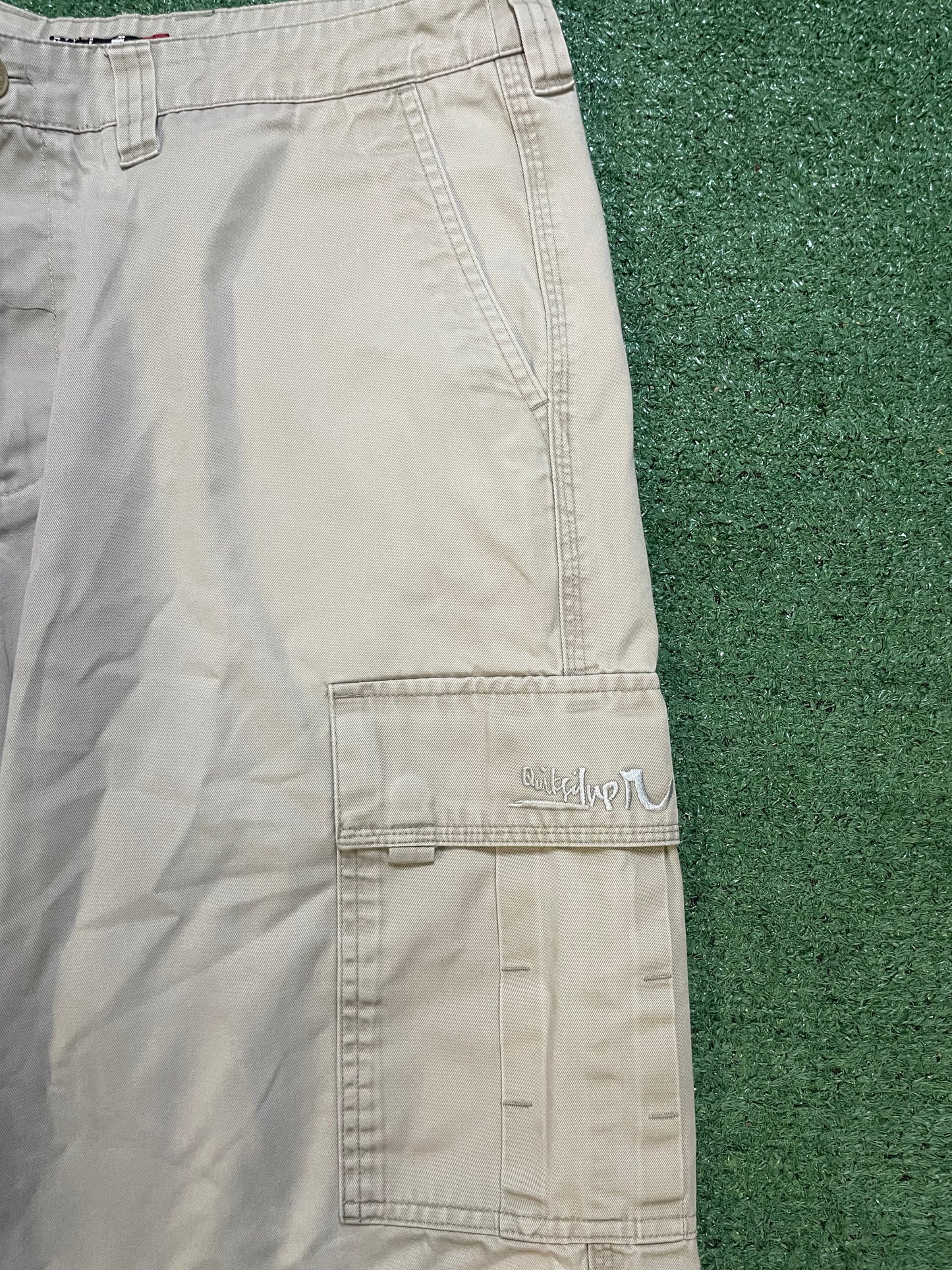 Vintage Quiksilver beige cargo shorts