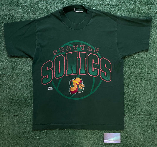 Vintage 1990s Seattle Sonics embroidered tee