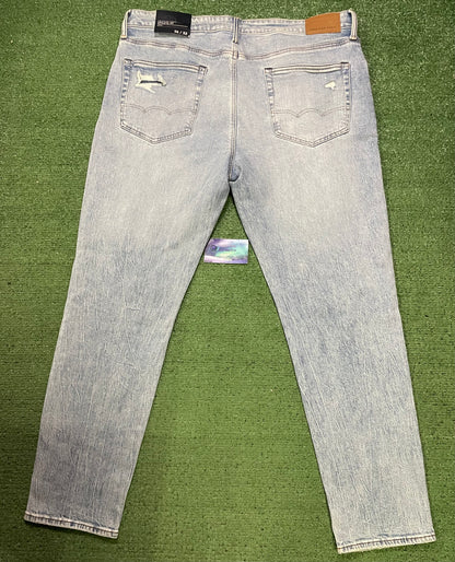 American Eagle light wash jeans