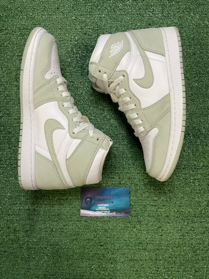 Nike air Jordan 1 high seafoam size 5.5youth/7women