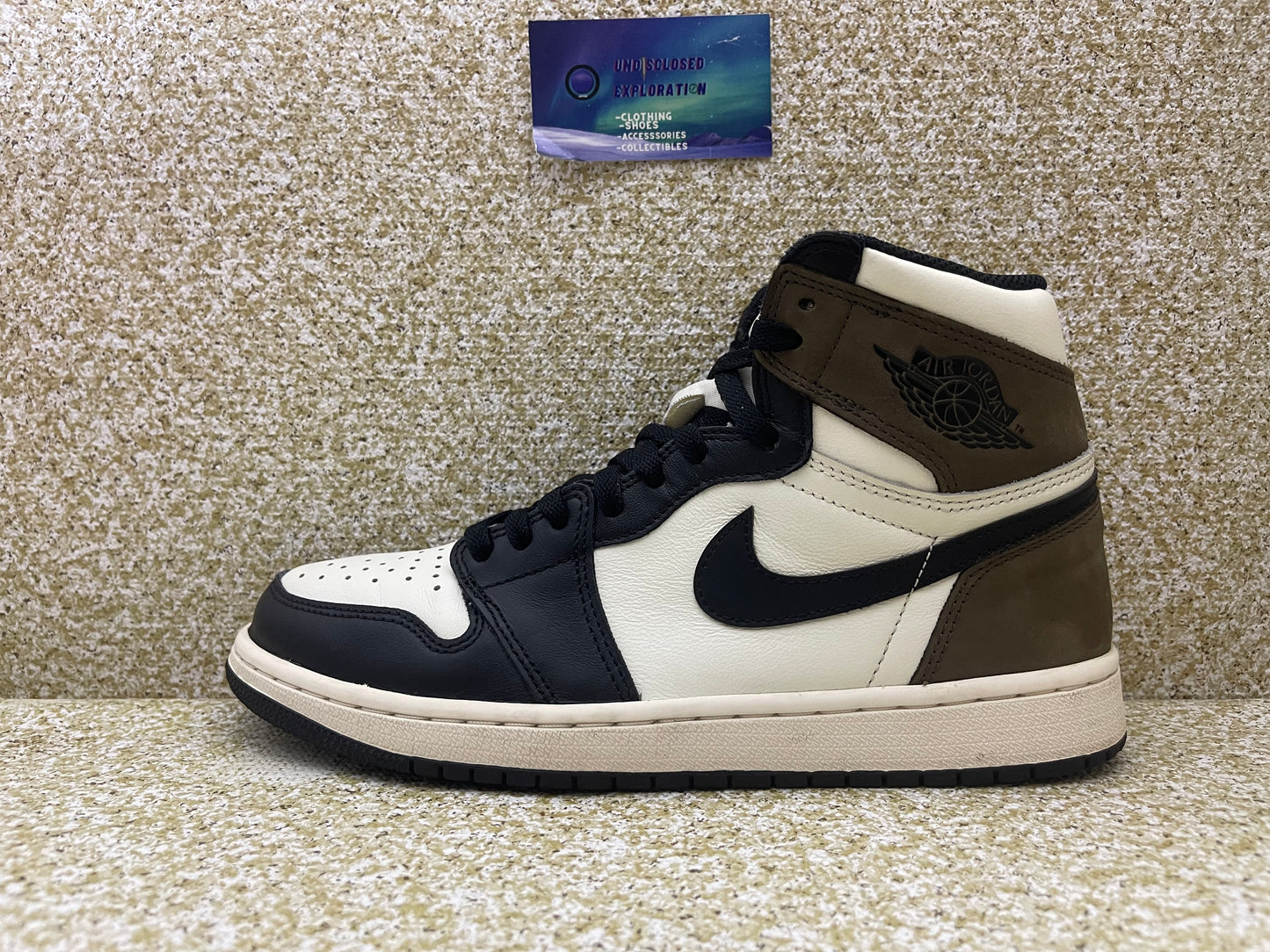 Jordan 1 High Mocha 9 Men/10.5 Women “Preowned”