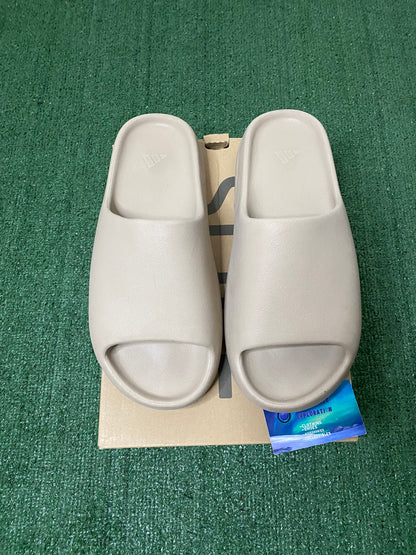 Yeezy slide “Bone” size 12men/13.5women