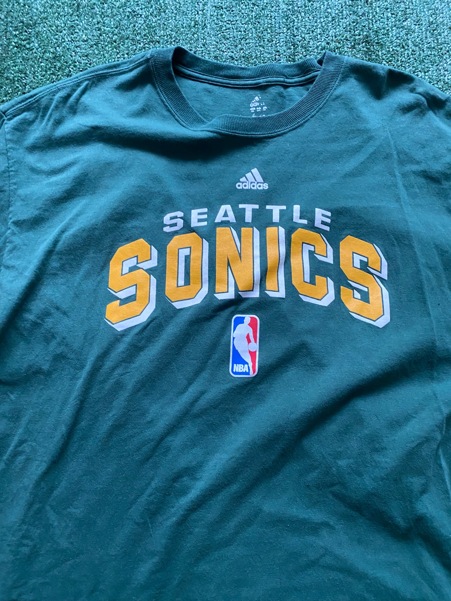 Vintage Adidas Seattle Supersonics T-shirt