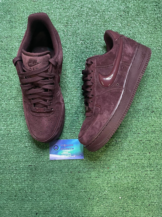 Nike Air Force 1 low burgundy crush size 8.5men/10women