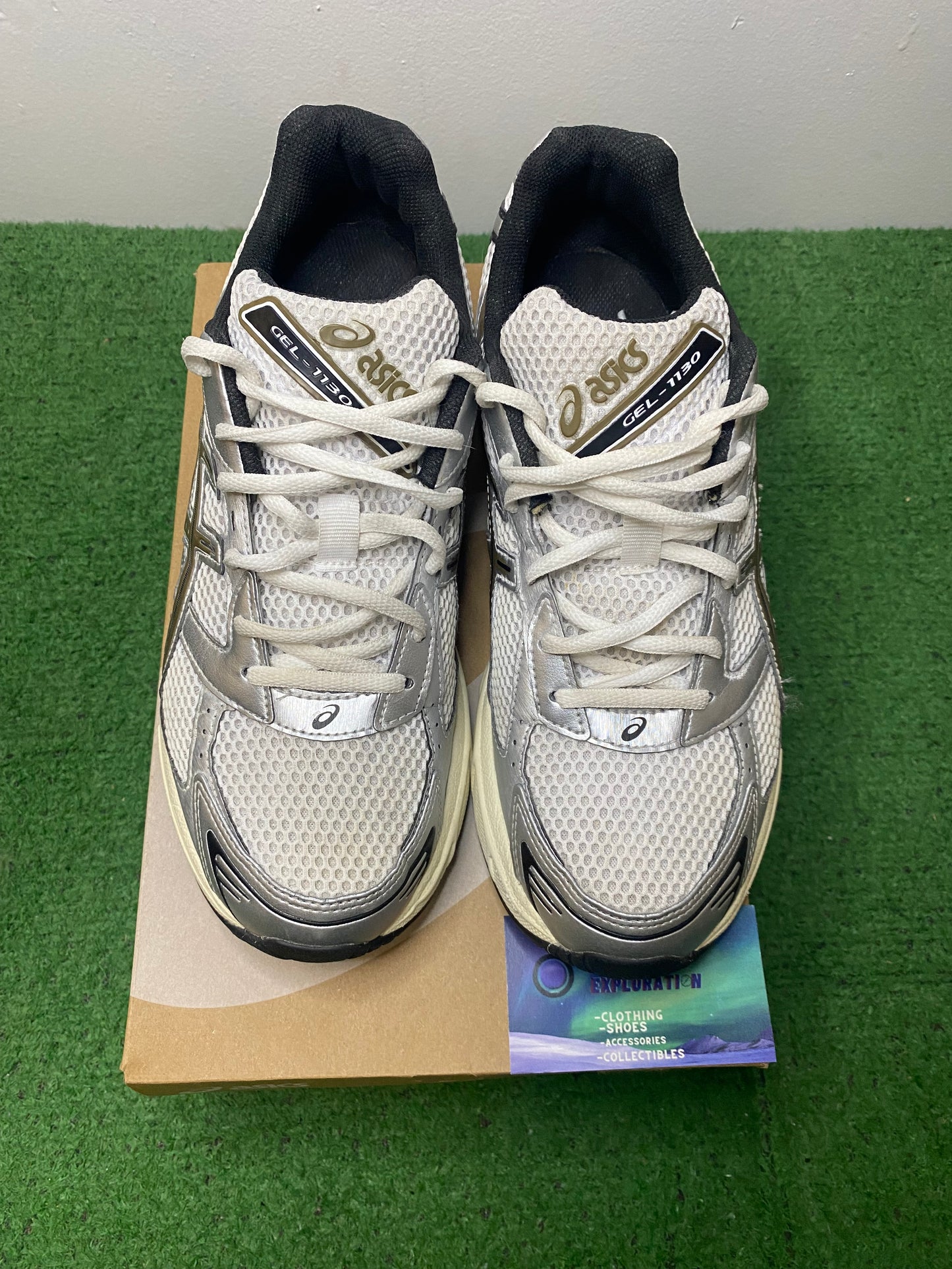 Asics 1130 White clay canyon 9.5men/11women