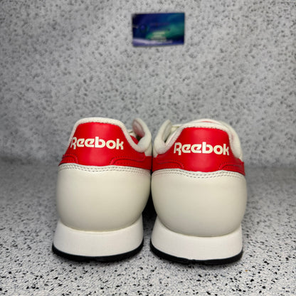 Reebok Classic Leather Sneaker Chalk Vector Red