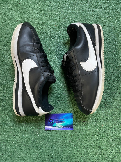 Nike black leather Cortez size 8.5men/10women