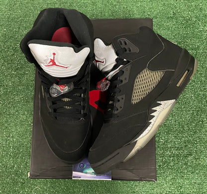 Jordan Metallic 5 2016 size 11men/12.5women